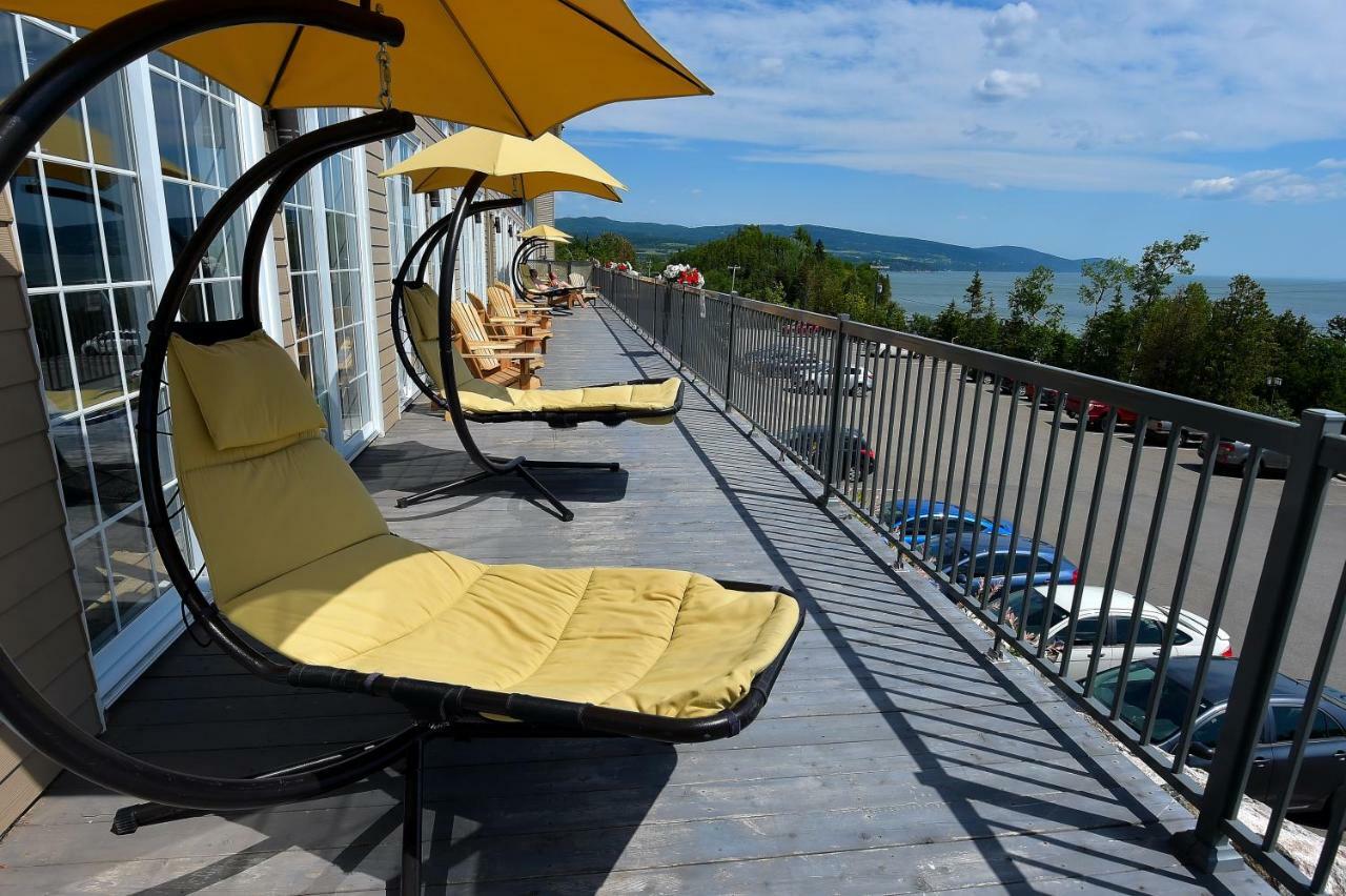 Hotel Et Pavillons Le Petit Manoir Du Casino La Malbaie Exterior foto